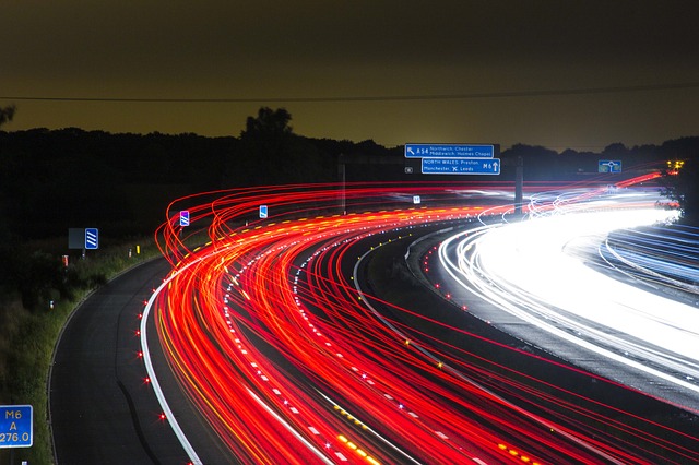 車の夜景