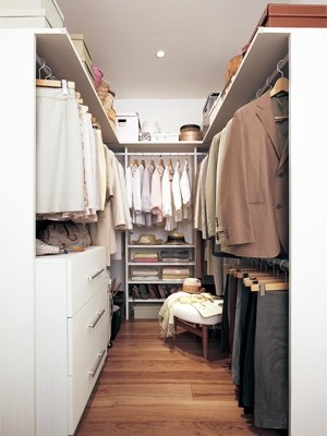 通路が広いウォークインクローゼット